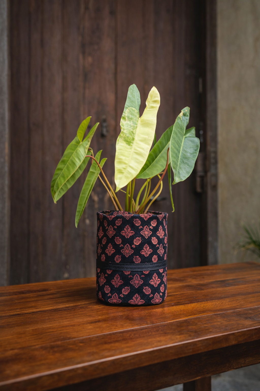 Nanda Handcrafted 2 in 1 String Hand Bag – Plant Pot Cover Batik Jambi Indonesia - AroidHouse